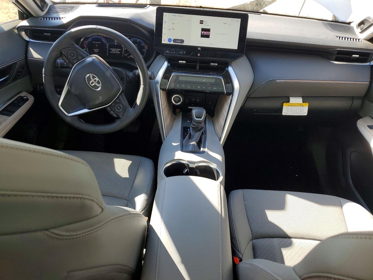 2024 TOYOTA VENZA photo 15