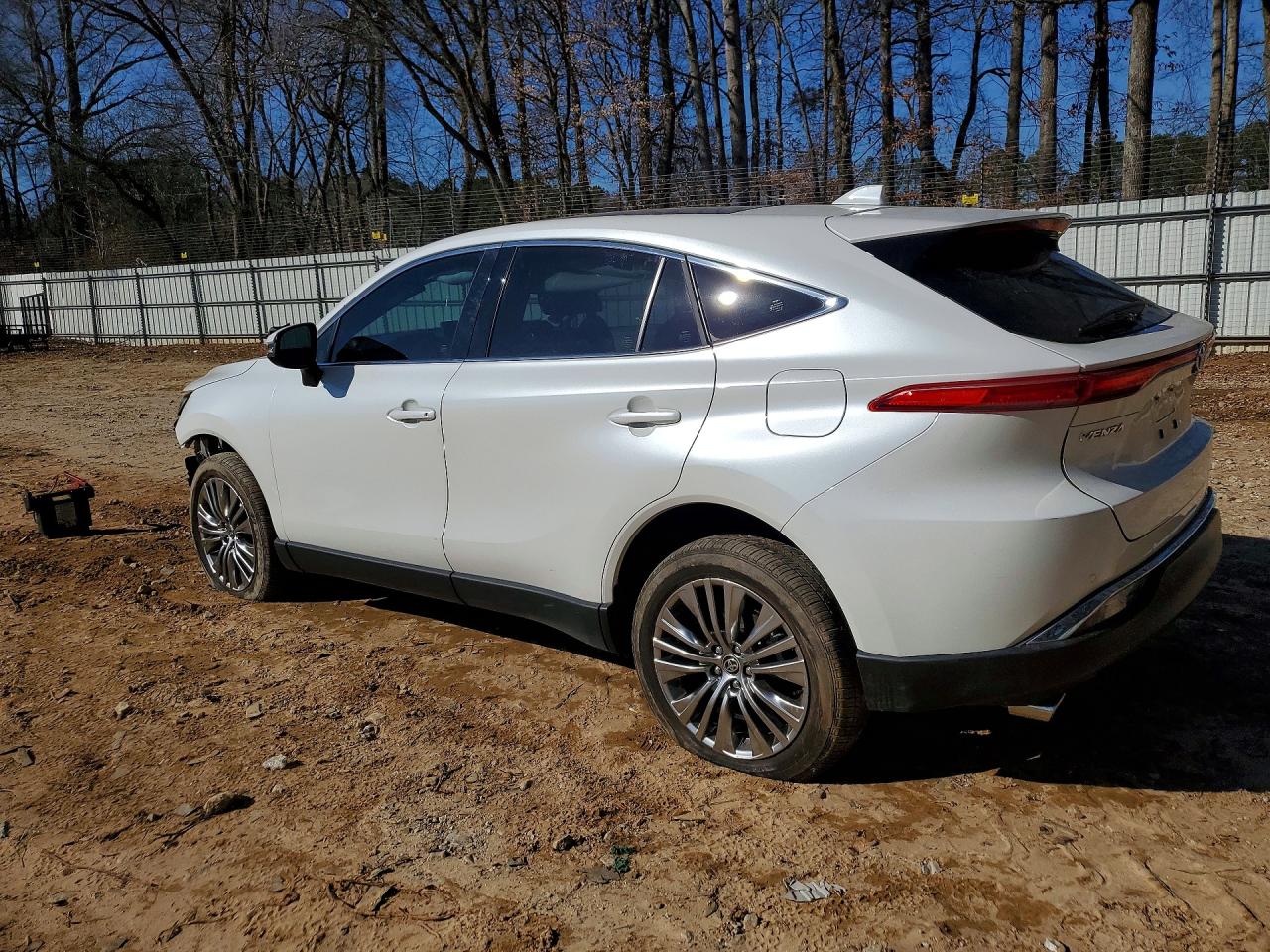 2024 TOYOTA VENZA photo 3