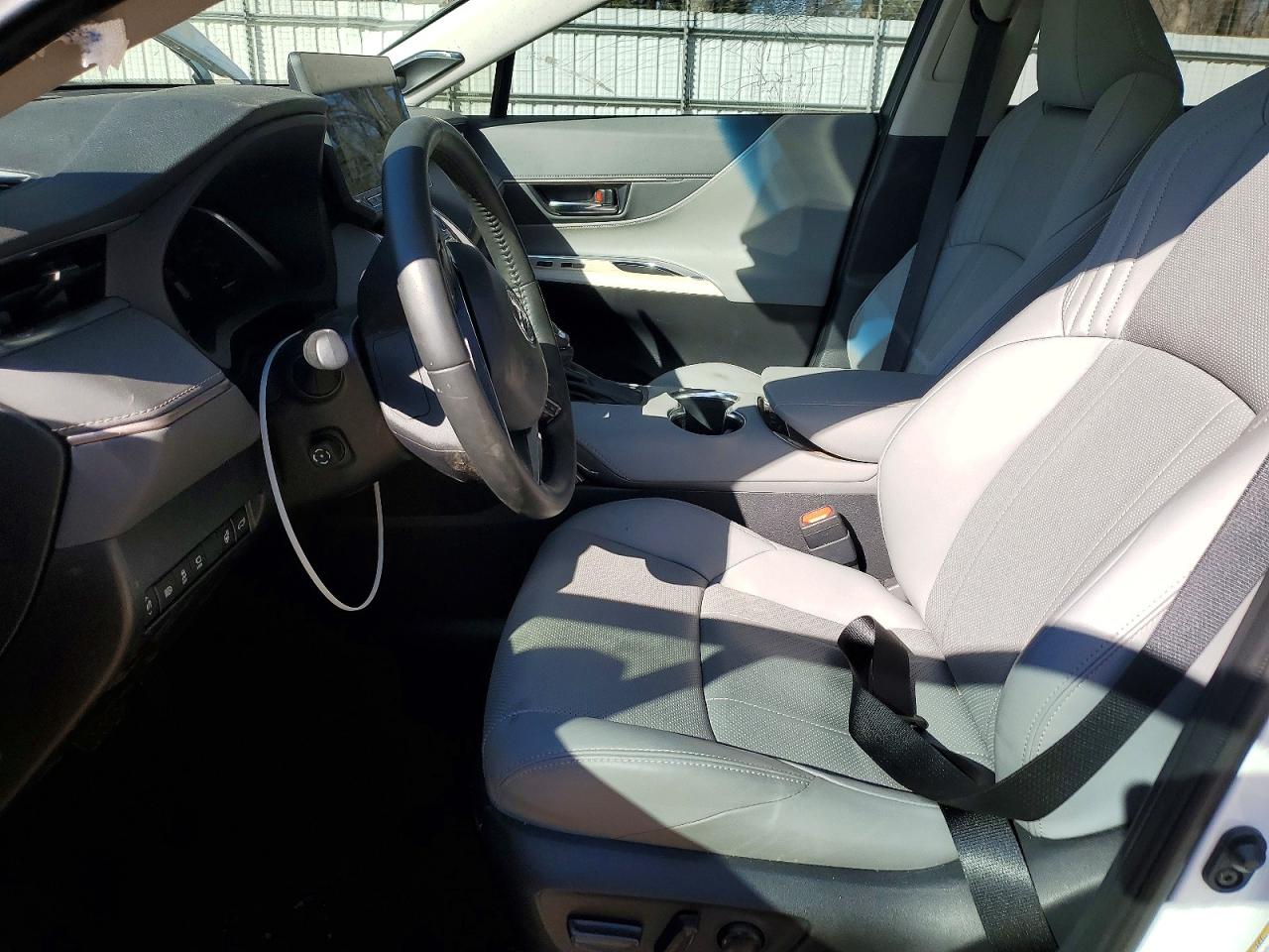 2024 TOYOTA VENZA photo 13
