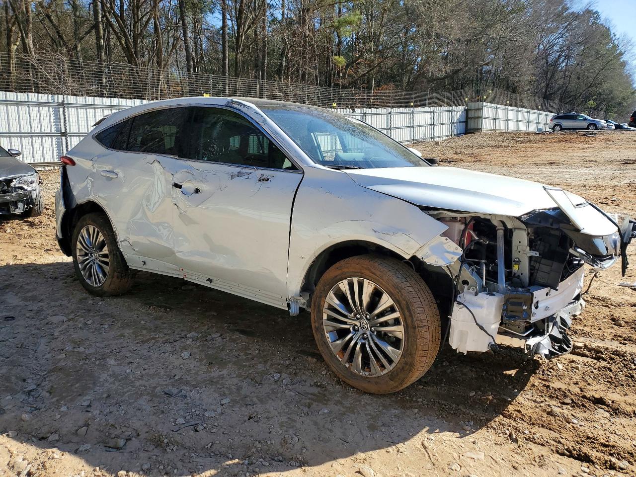 2024 TOYOTA VENZA photo 7