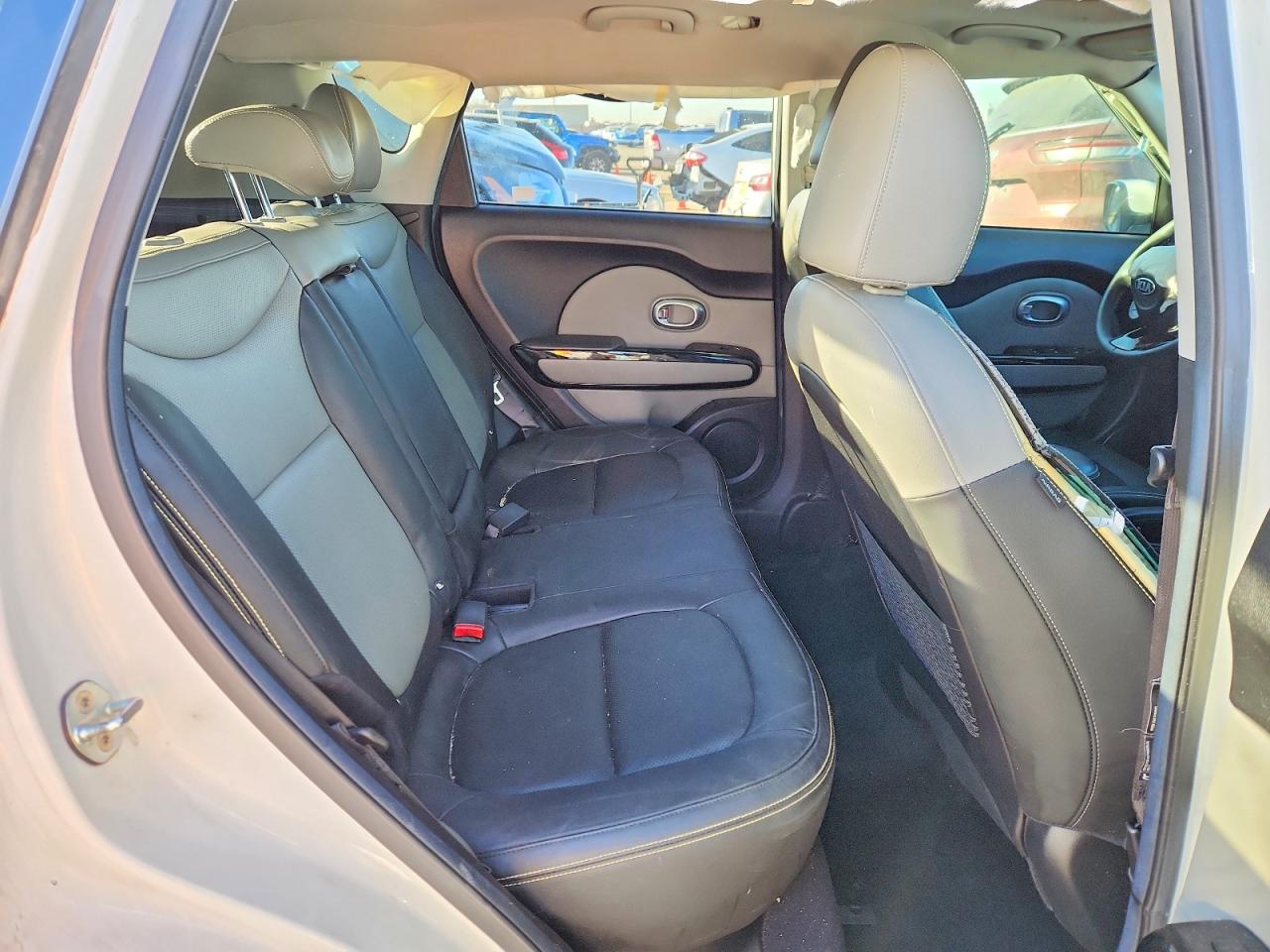 2016 KIA SOUL + photo 19