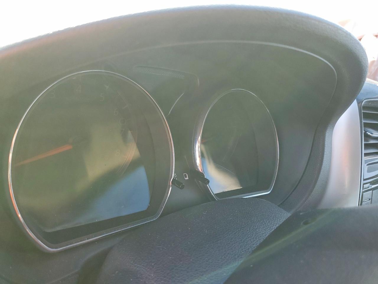 2018 NISSAN VERSA SV photo 25