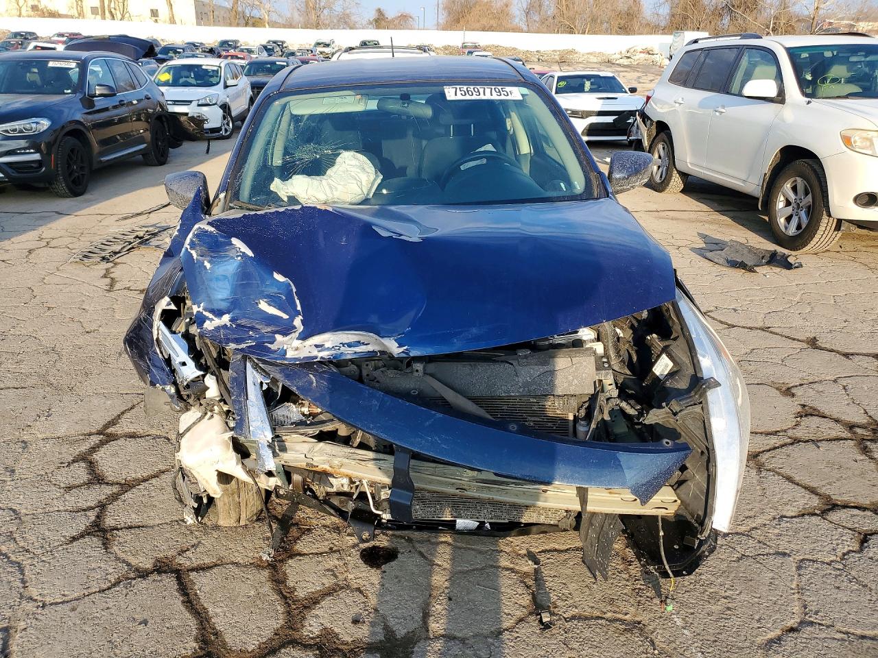 2018 NISSAN VERSA SV photo 13