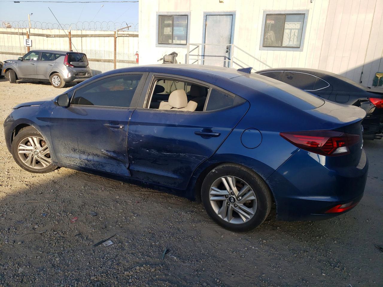 2020 HYUNDAI ELANTRA SEL photo 4