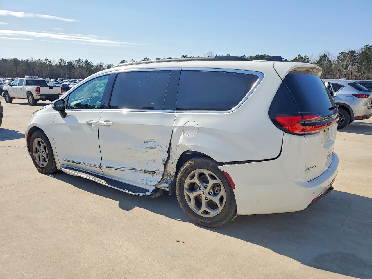 2023 CHRYSLER PACIFICA LIMITED photo 4