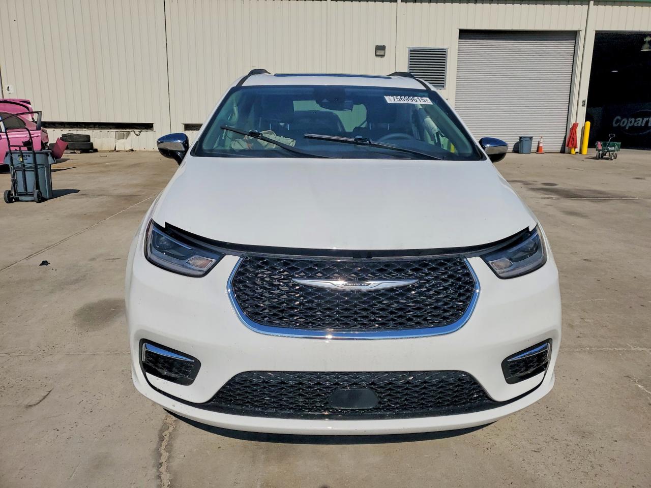 2023 CHRYSLER PACIFICA LIMITED photo 13