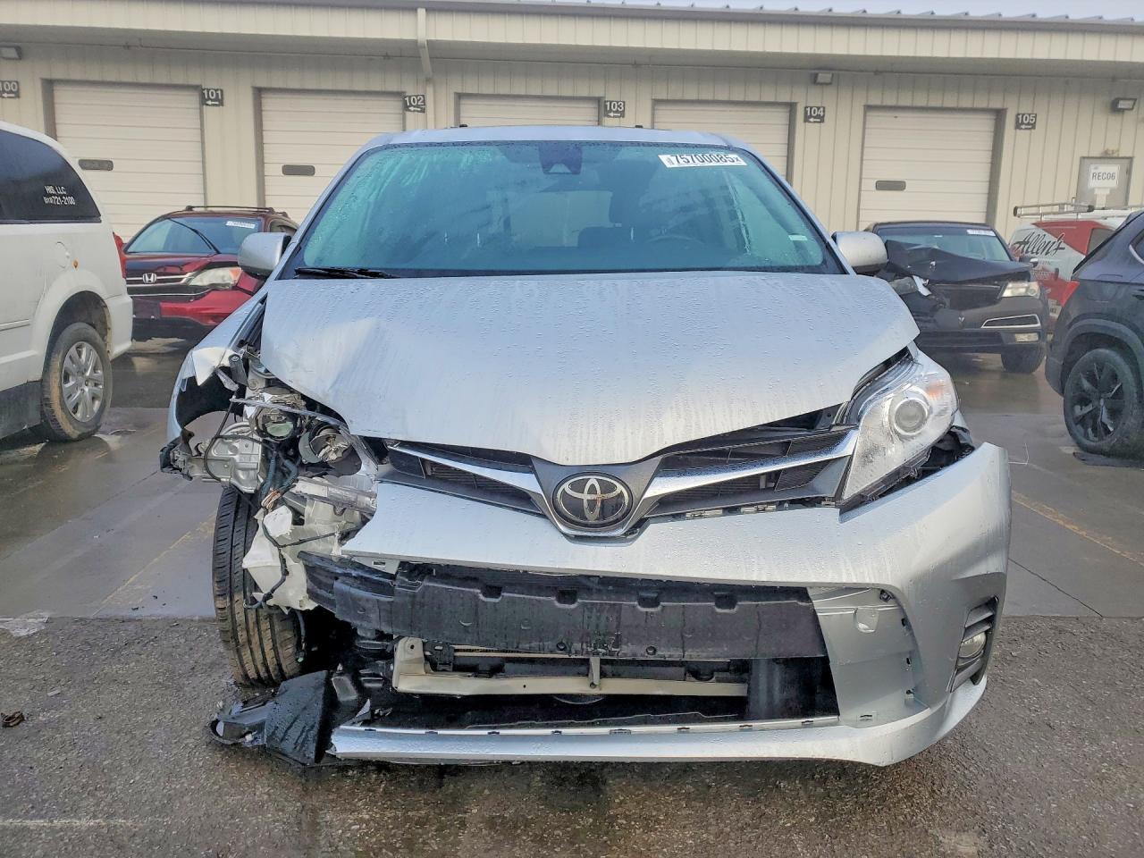 2020 TOYOTA SIENNA photo 5