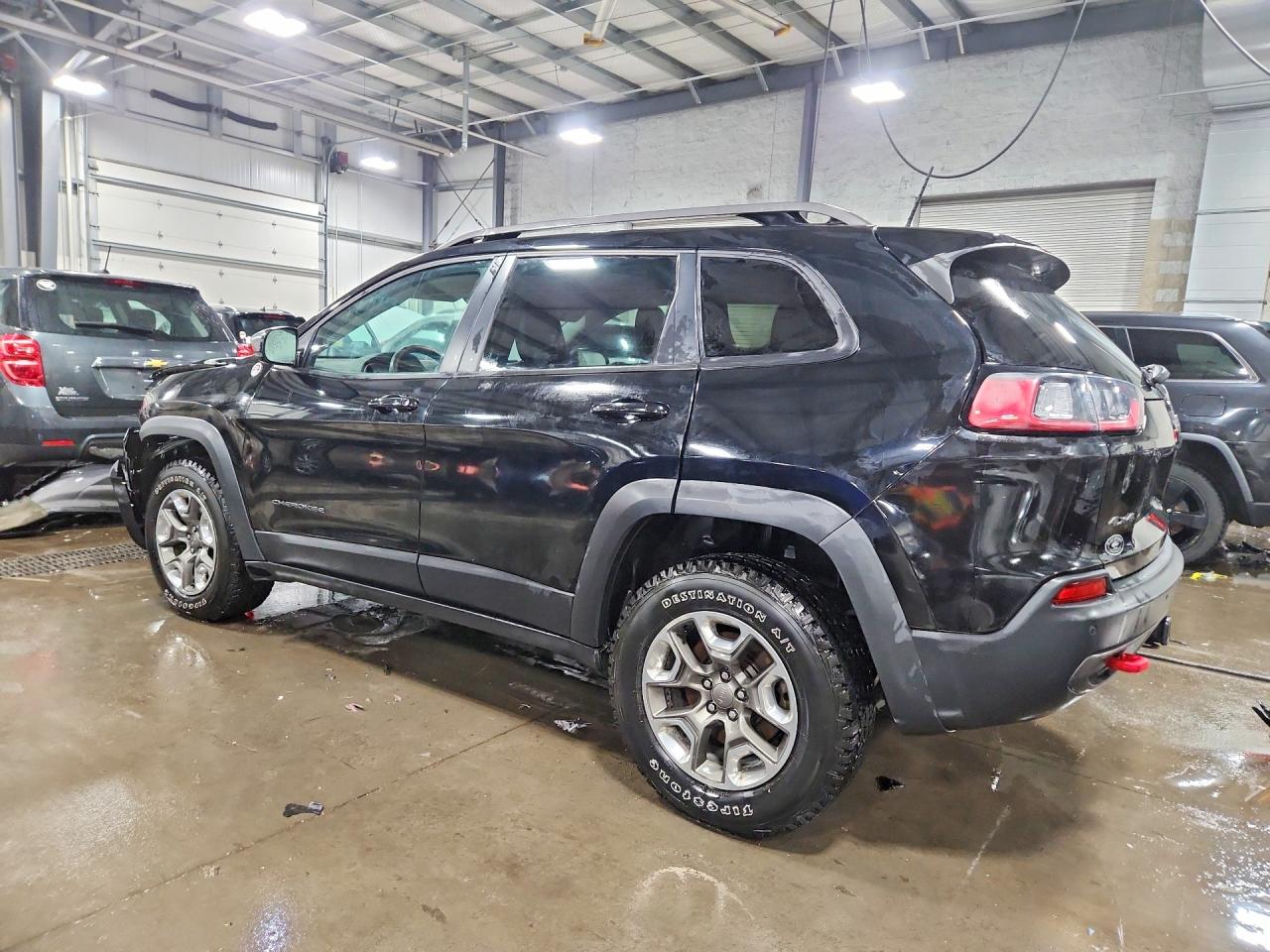 2019 JEEP CHEROKEE TRAILHAWK photo 3