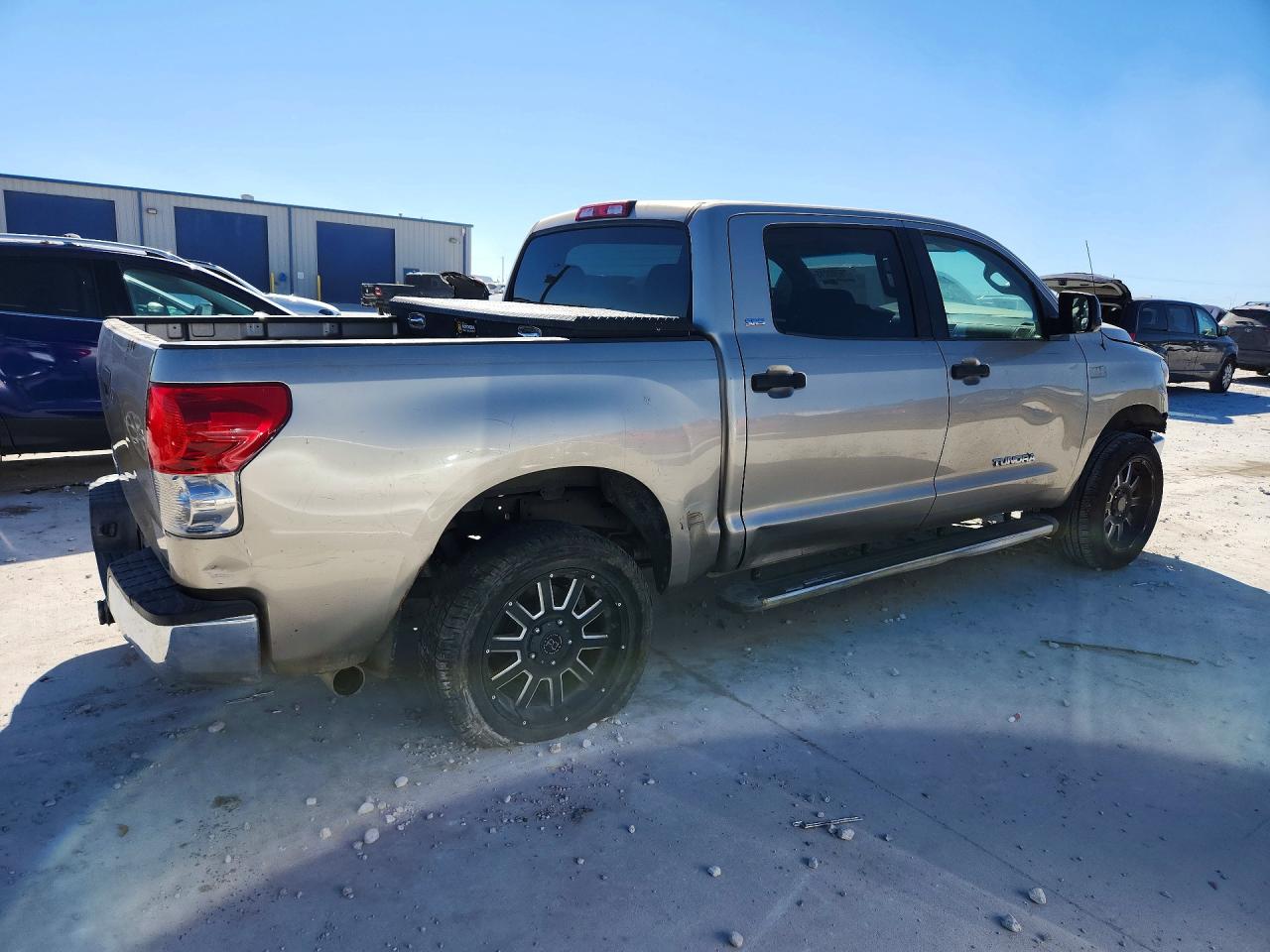 2008 TOYOTA TUNDRA CREWMAX photo 5