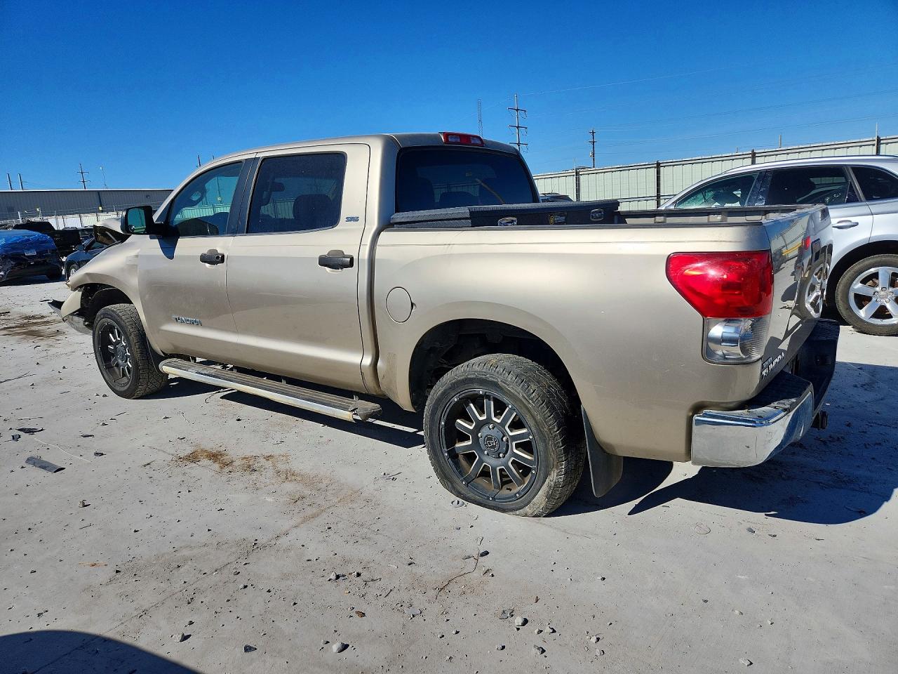 2008 TOYOTA TUNDRA CREWMAX photo 3