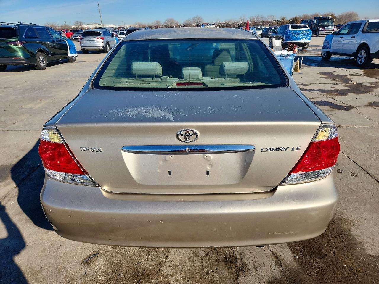 2005 TOYOTA CAMRY LE photo 11