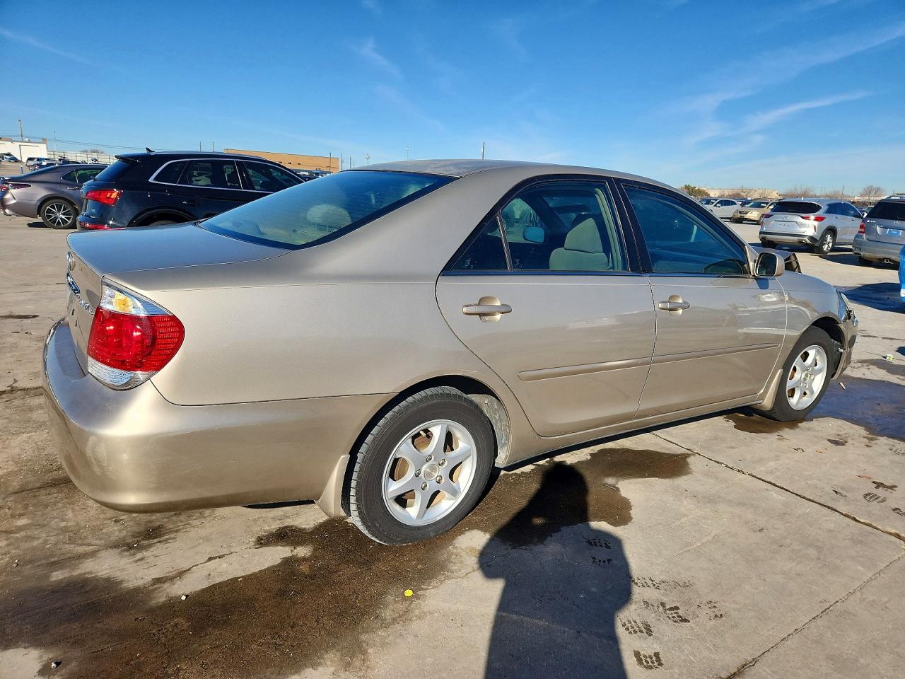 2005 TOYOTA CAMRY LE photo 5