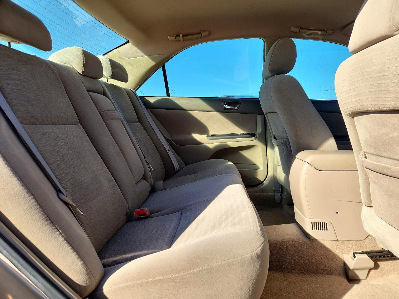 2005 TOYOTA CAMRY LE photo 19