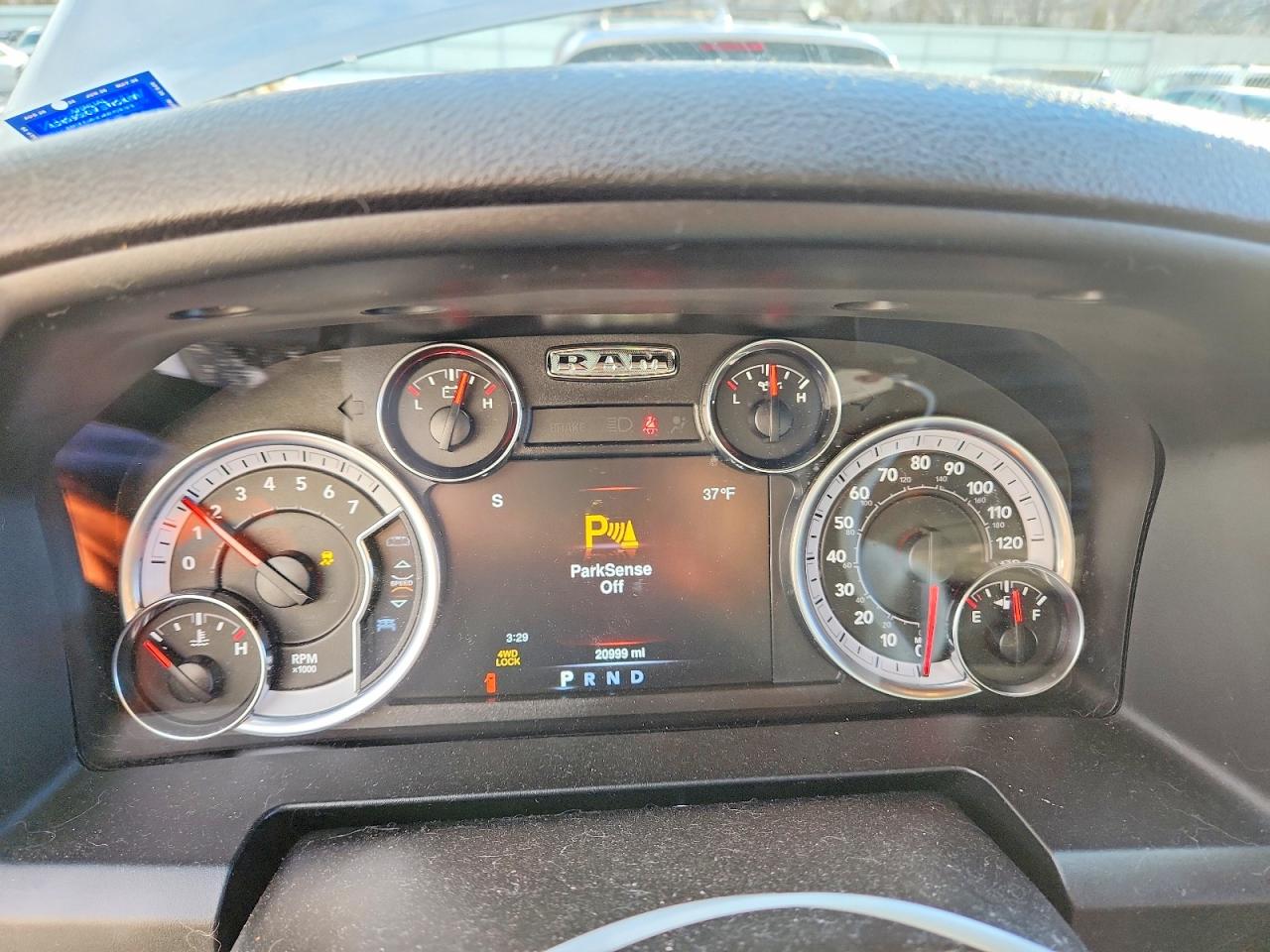 2022 RAM 1500 CLASSIC SLT photo 9