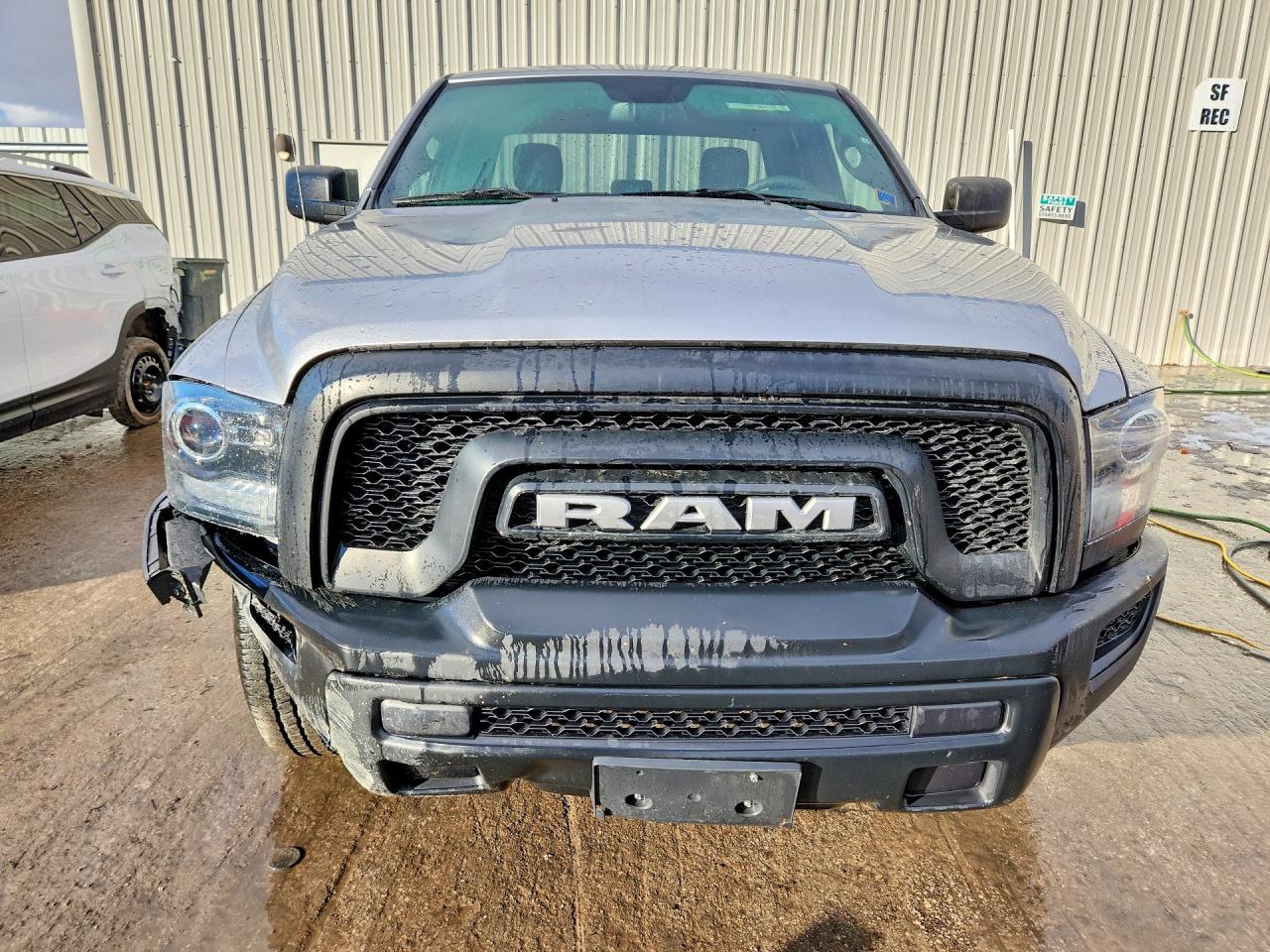 2022 RAM 1500 CLASSIC SLT photo 5