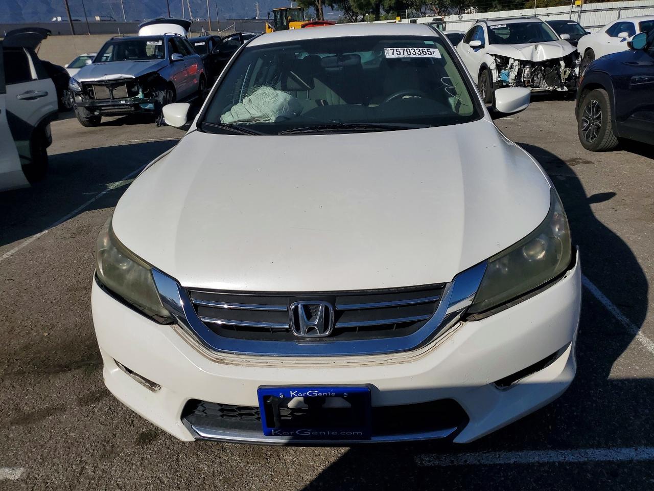 2013 HONDA ACCORD LX photo 5