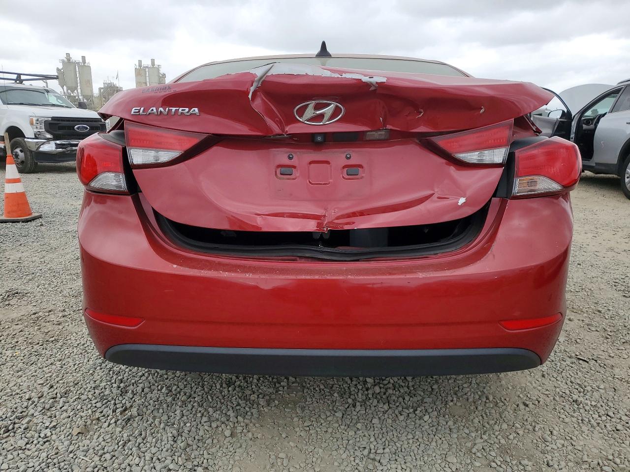 2016 HYUNDAI ELANTRA SE photo 11