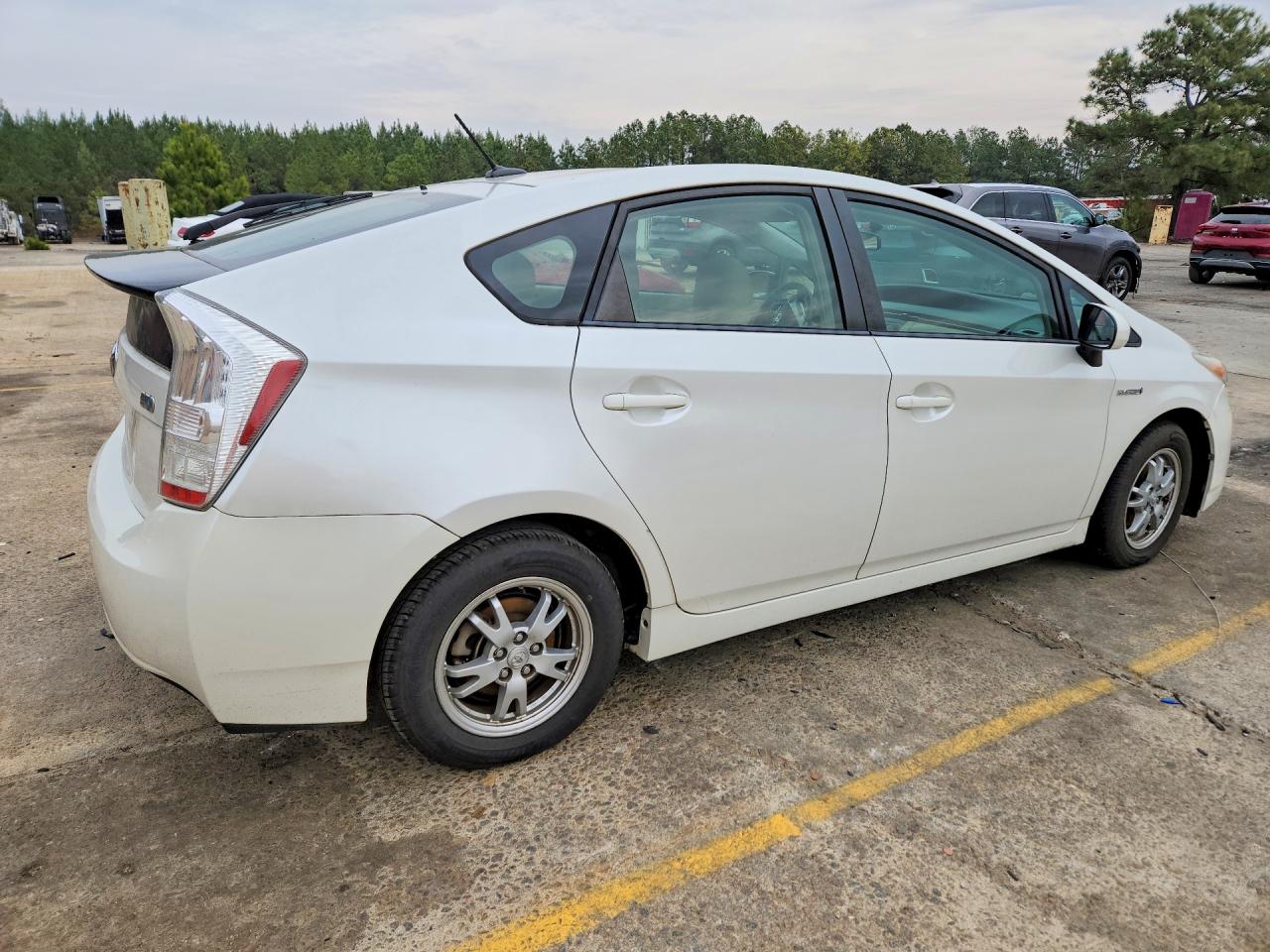2010 TOYOTA PRIUS photo 5