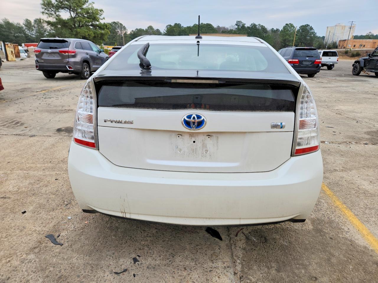 2010 TOYOTA PRIUS photo 11