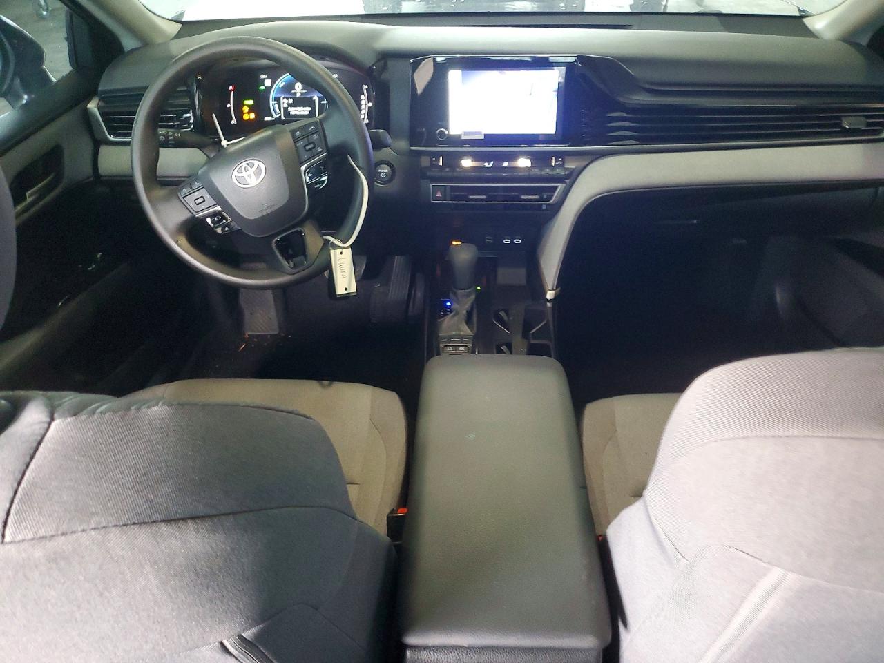 2025 TOYOTA CAMRY XSE photo 8