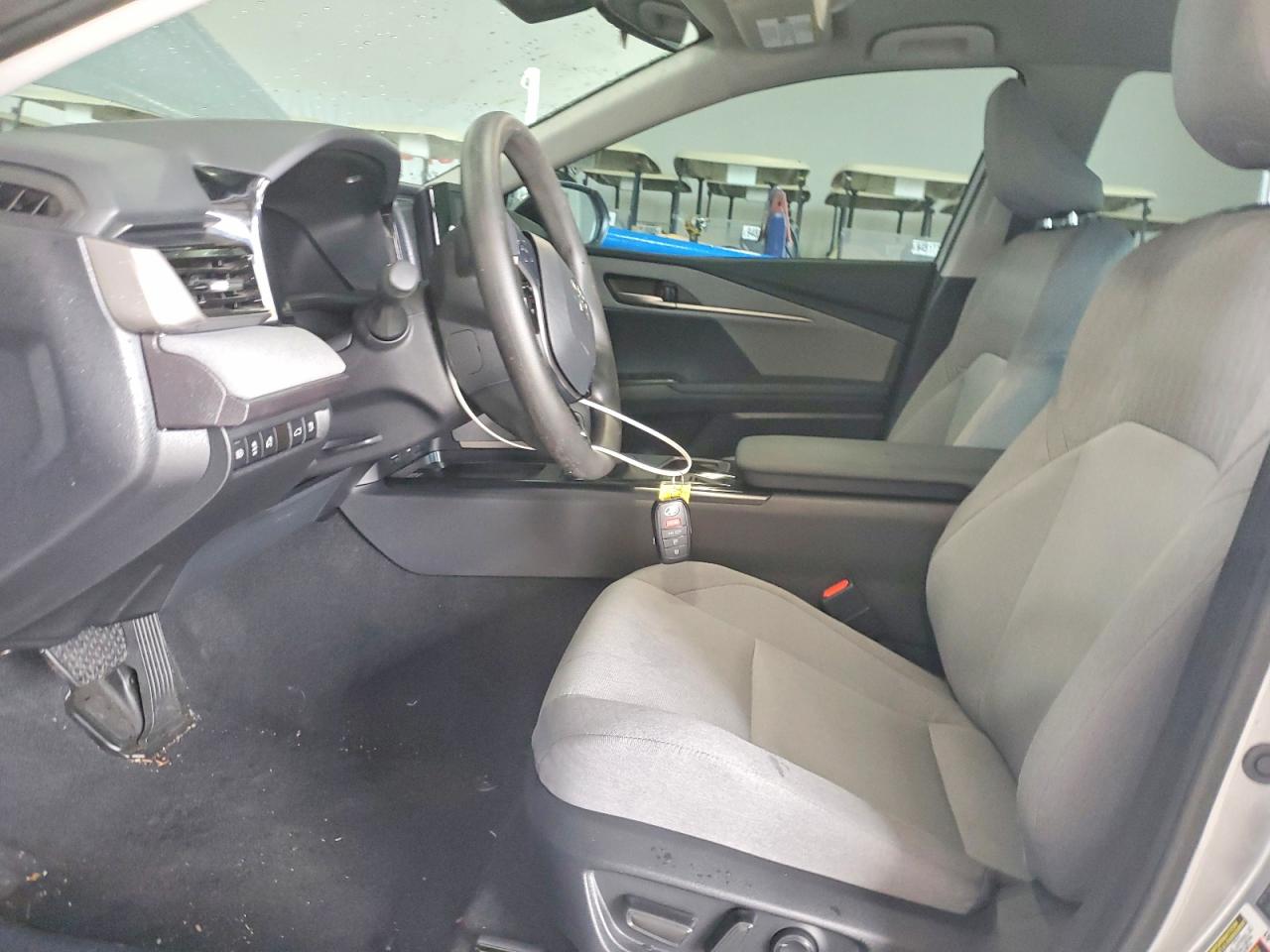 2025 TOYOTA CAMRY XSE photo 7