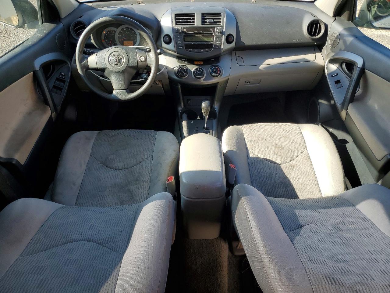 2011 TOYOTA RAV4 photo 8