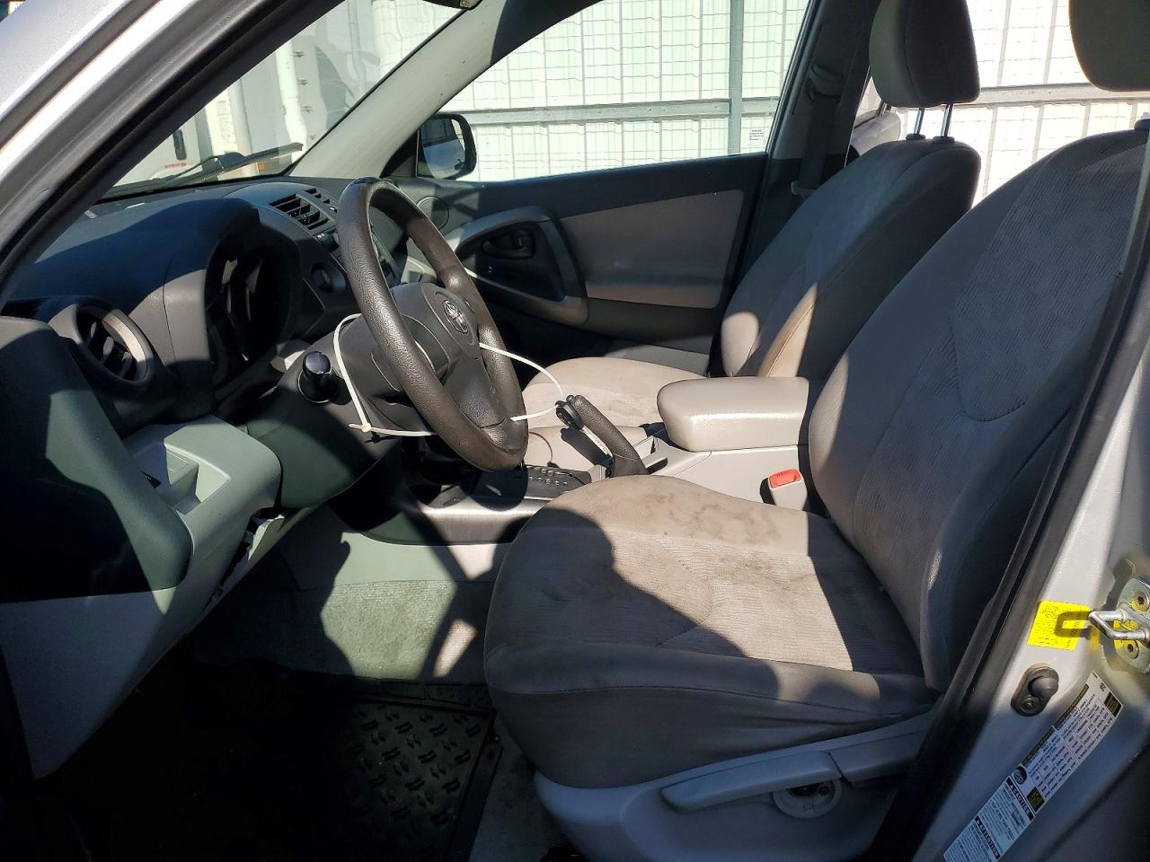 2011 TOYOTA RAV4 photo 7