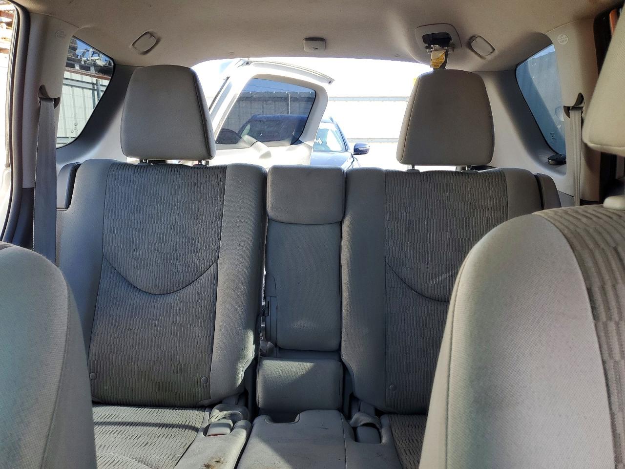 2011 TOYOTA RAV4 photo 10