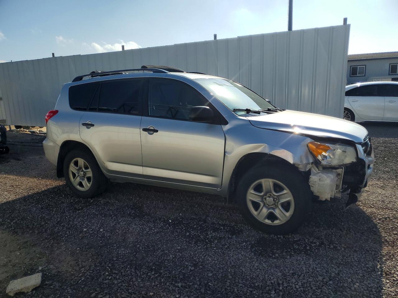 2011 TOYOTA RAV4 photo 4
