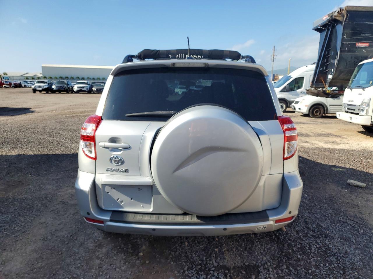 2011 TOYOTA RAV4 photo 6