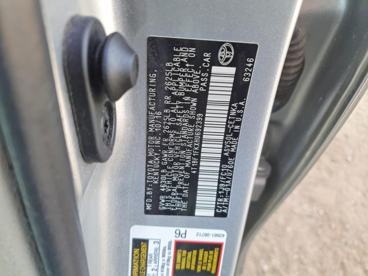 2017 TOYOTA CAMRY LE photo 12