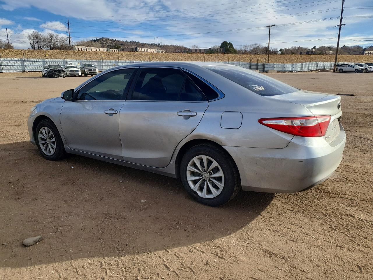 2017 TOYOTA CAMRY LE photo 2