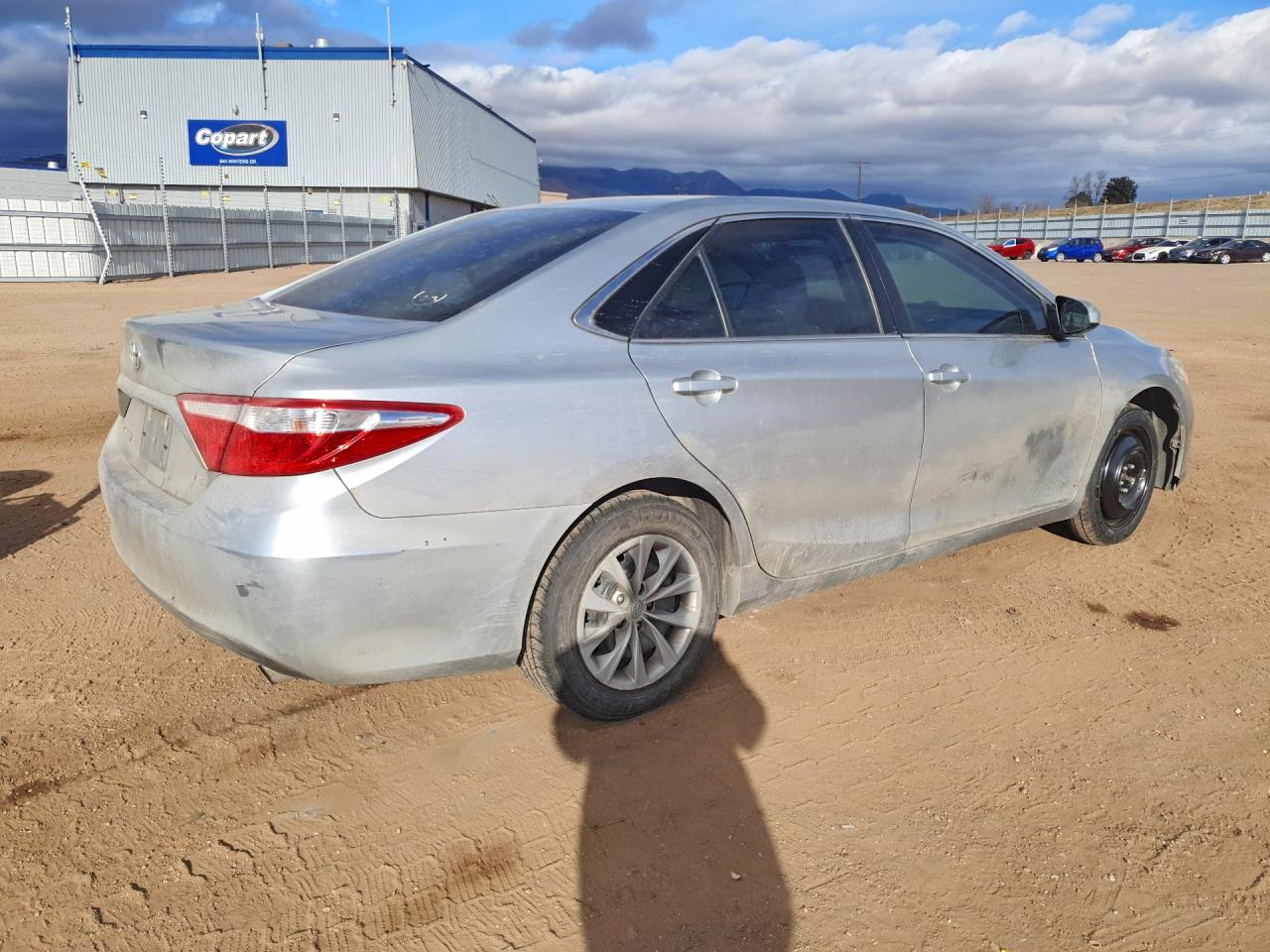 2017 TOYOTA CAMRY LE photo 3