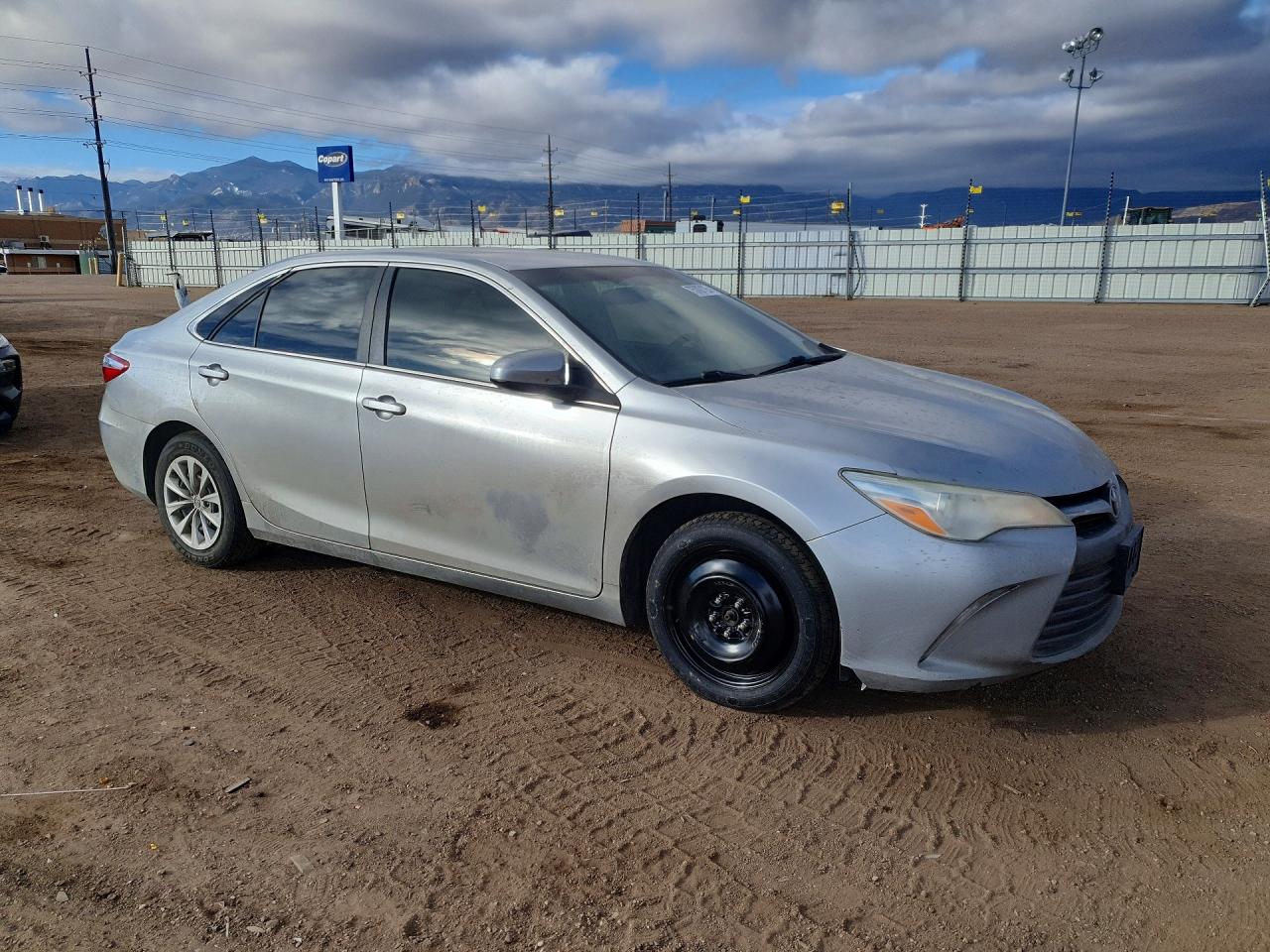 2017 TOYOTA CAMRY LE photo 4