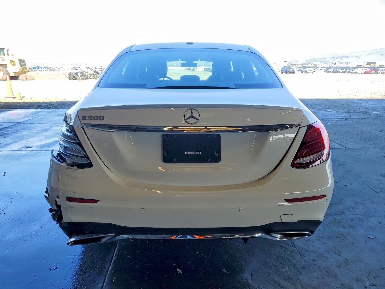 2018 MERCEDES-BENZ E 300 photo 16