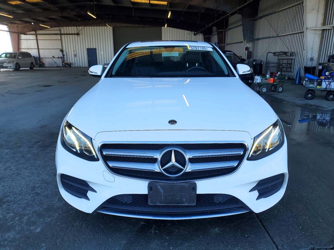 2018 MERCEDES-BENZ E 300 photo 13