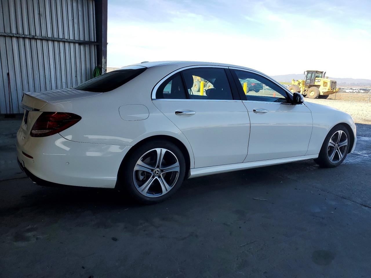 2018 MERCEDES-BENZ E 300 photo 7