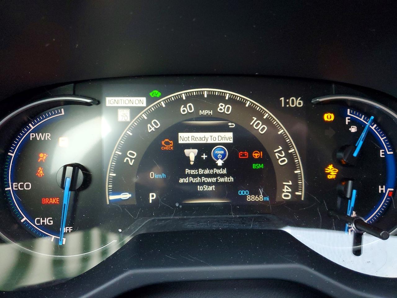 2025 TOYOTA RAV4 XLE photo 9