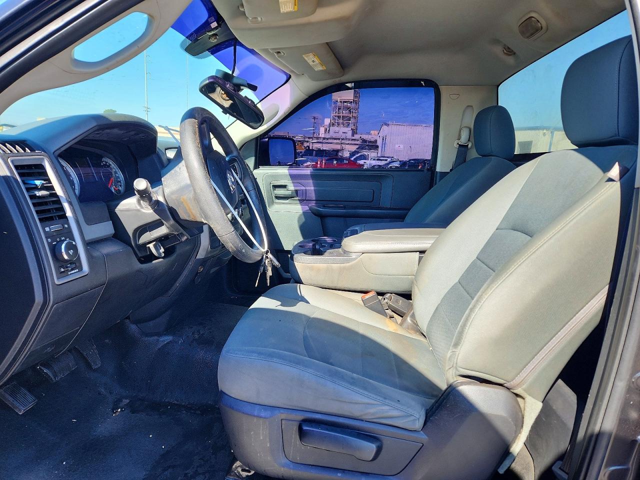 2016 RAM 1500 ST photo 19