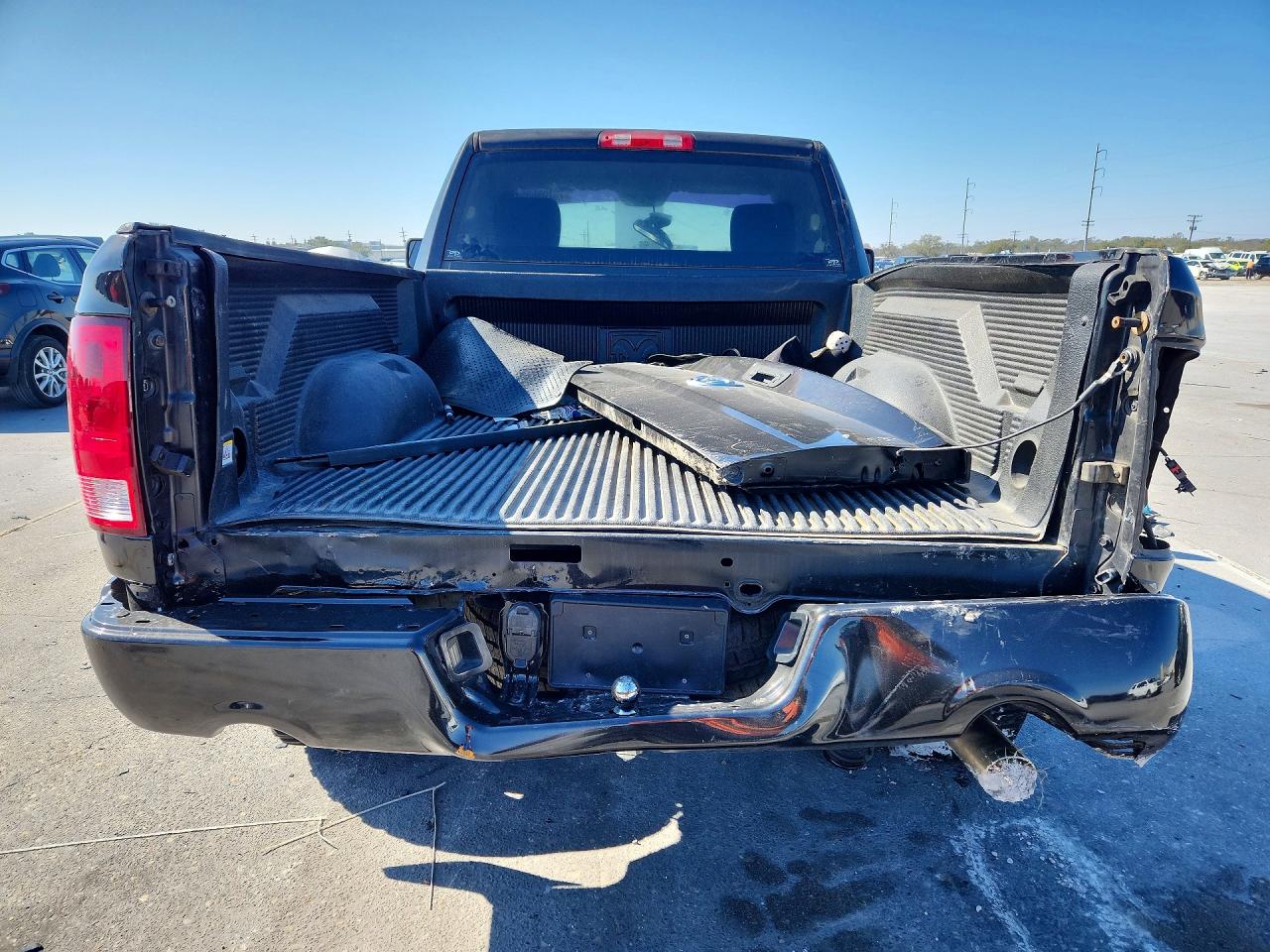 2016 RAM 1500 ST photo 16
