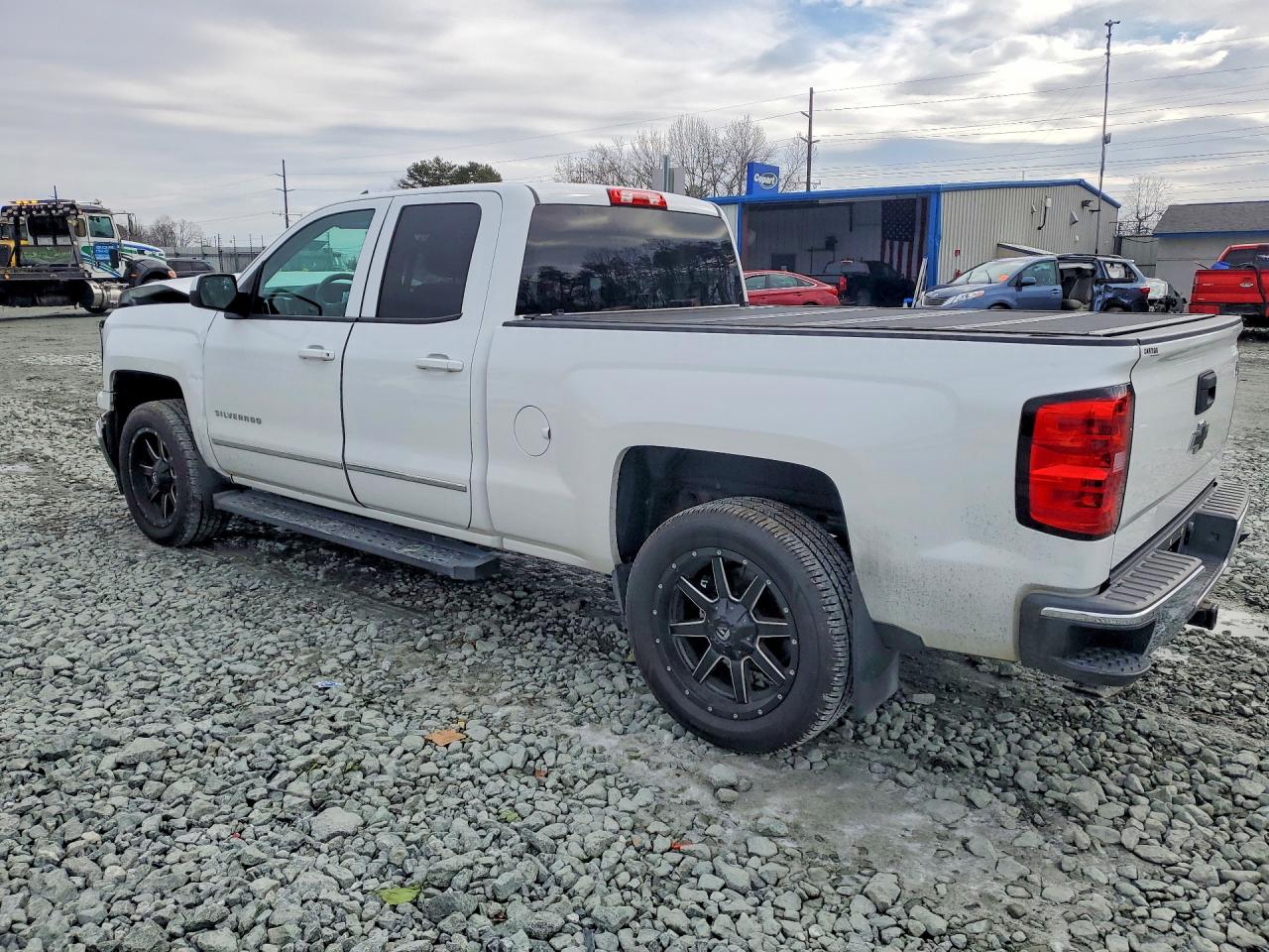2014 CHEVROLET SILVERADO K1500 LT photo 2