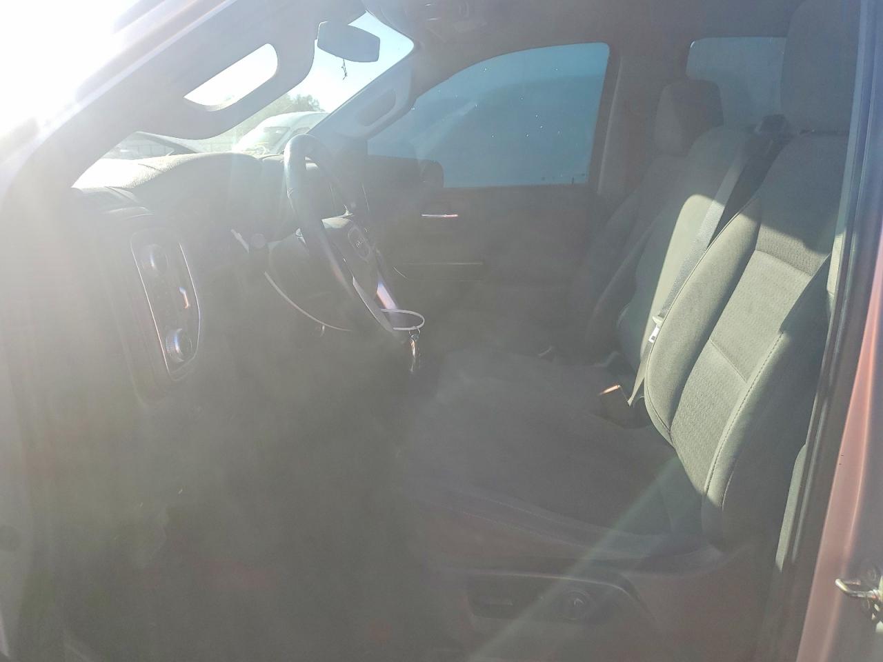 2020 GMC SIERRA K1500 SLE photo 7