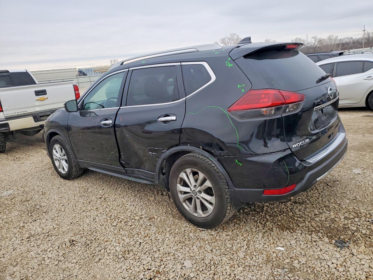 2018 NISSAN ROGUE S photo 2