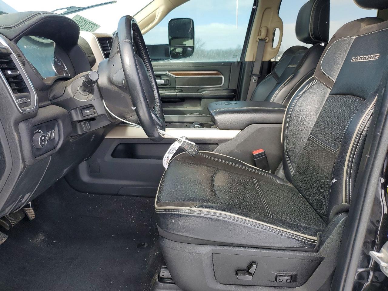 2022 RAM 3500 LARAMIE photo 13