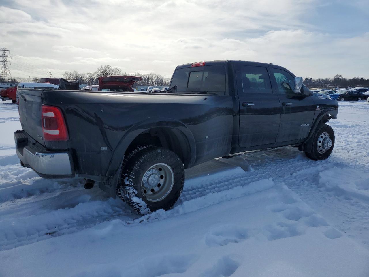 2022 RAM 3500 LARAMIE photo 5