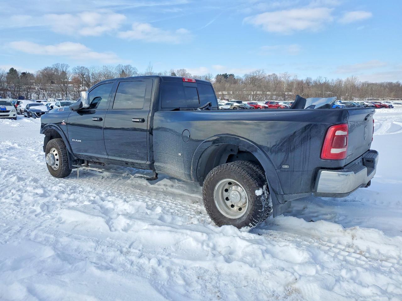 2022 RAM 3500 LARAMIE photo 3