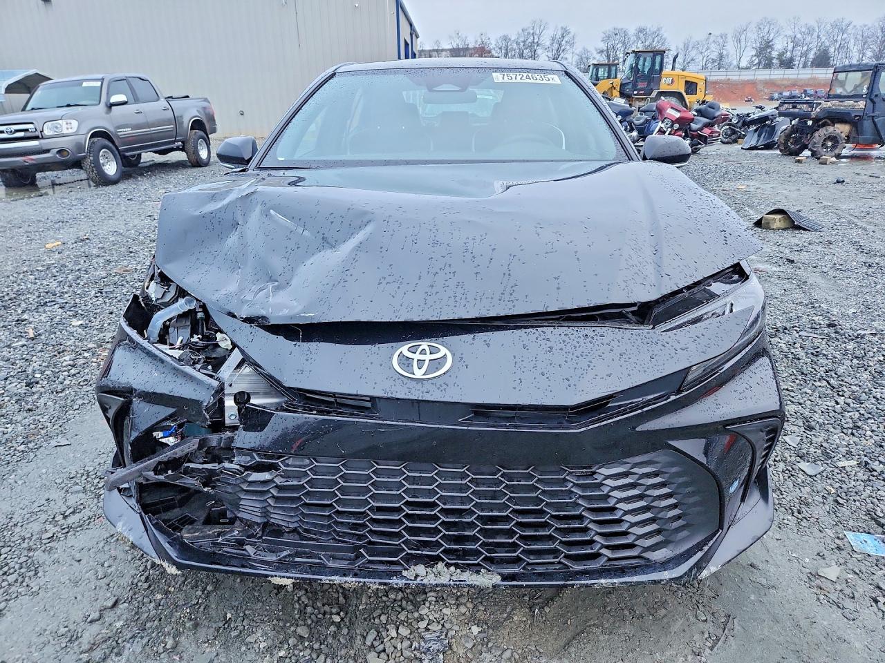 2025 TOYOTA CAMRY XSE photo 5