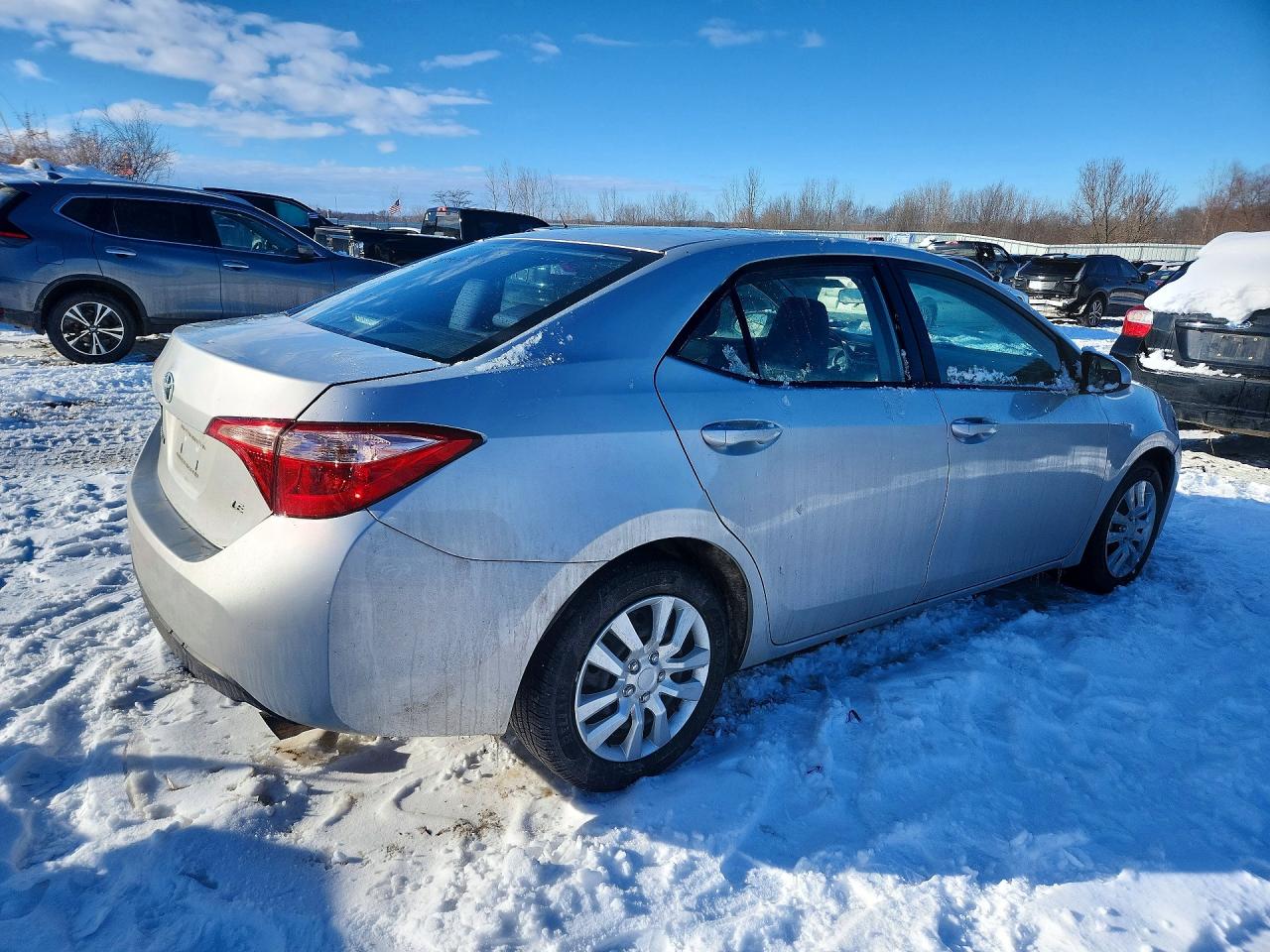 2018 TOYOTA COROLLA L photo 3
