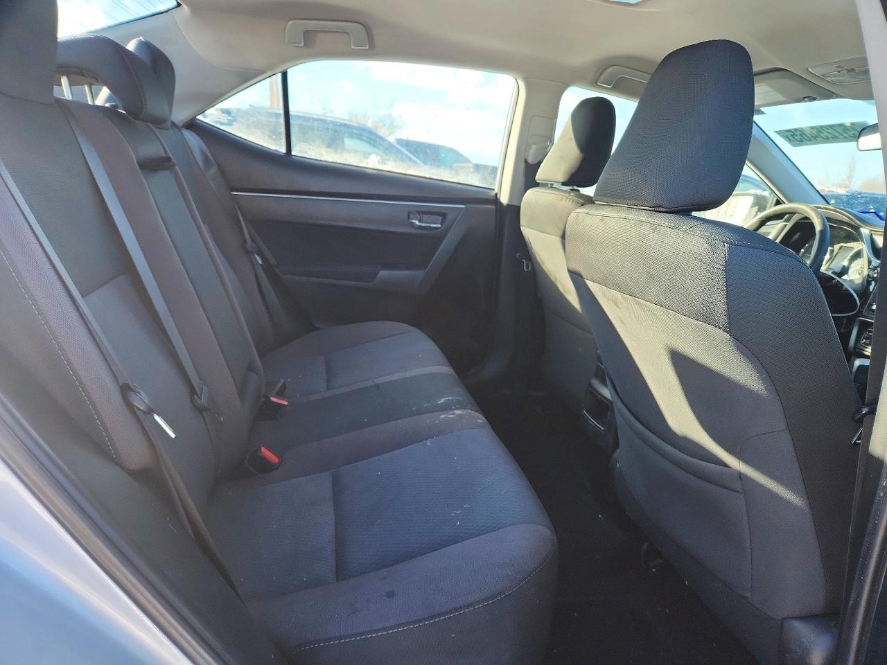 2018 TOYOTA COROLLA L photo 10