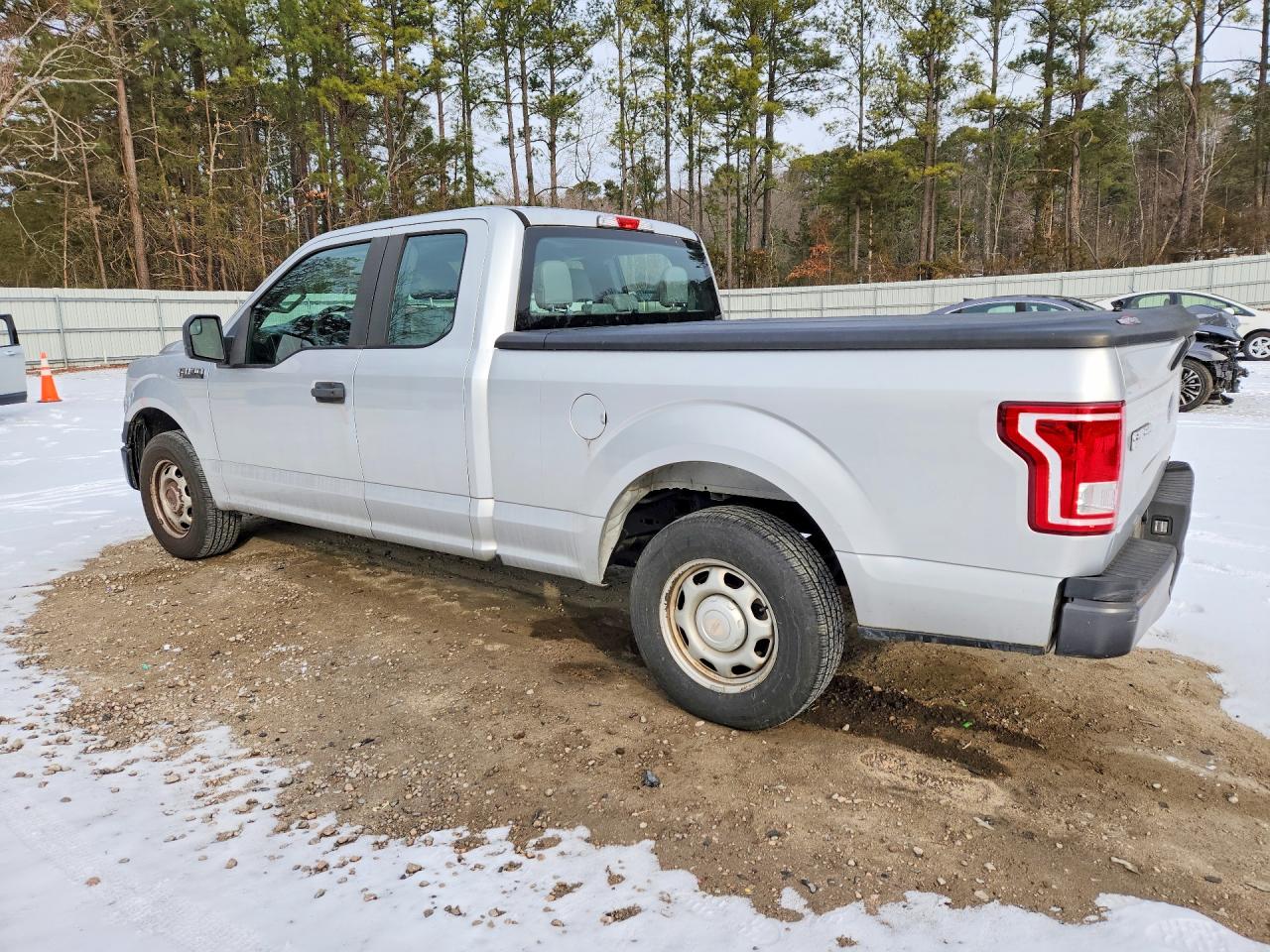 2015 FORD F150 SUPER CAB photo 2